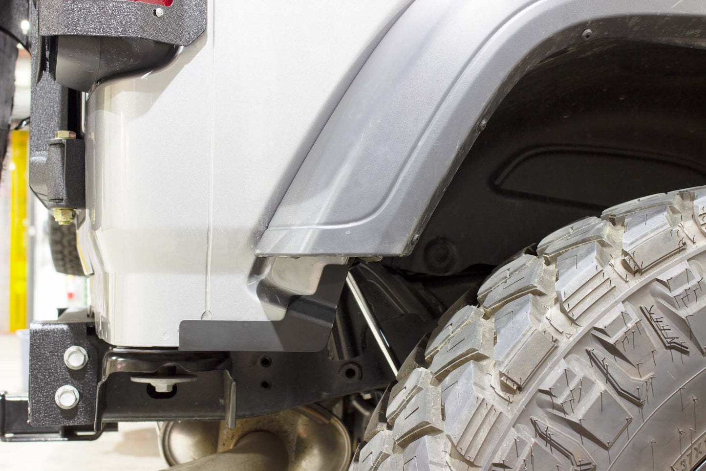 Fishbone Offroad Quarter Panel Chip Guards for 2018 & Up Jeep Wrangler FB13138