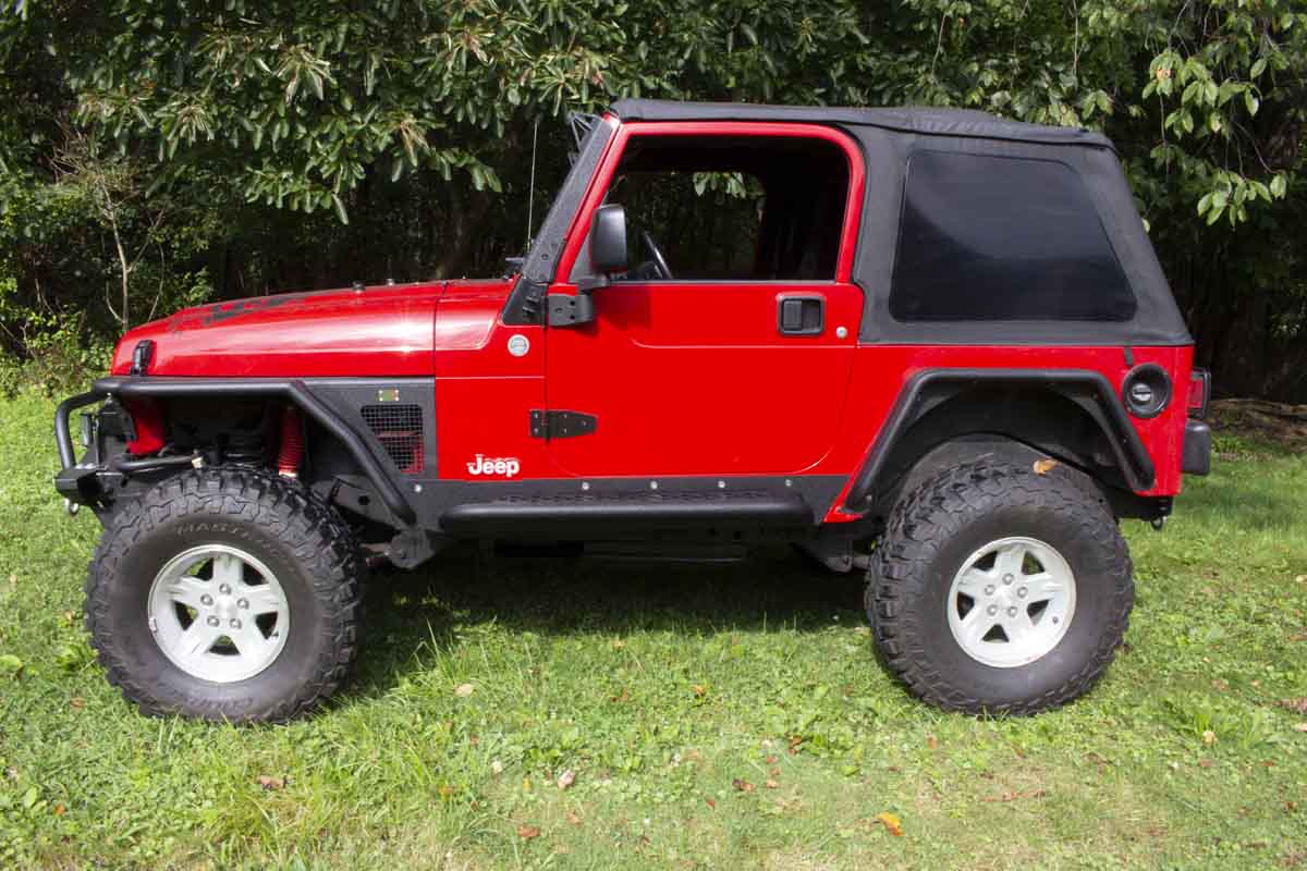 Fishbone Offroad Rock Slider with Tube Step for 2004-2006 Jeep Wrangler Unlimited FB23085